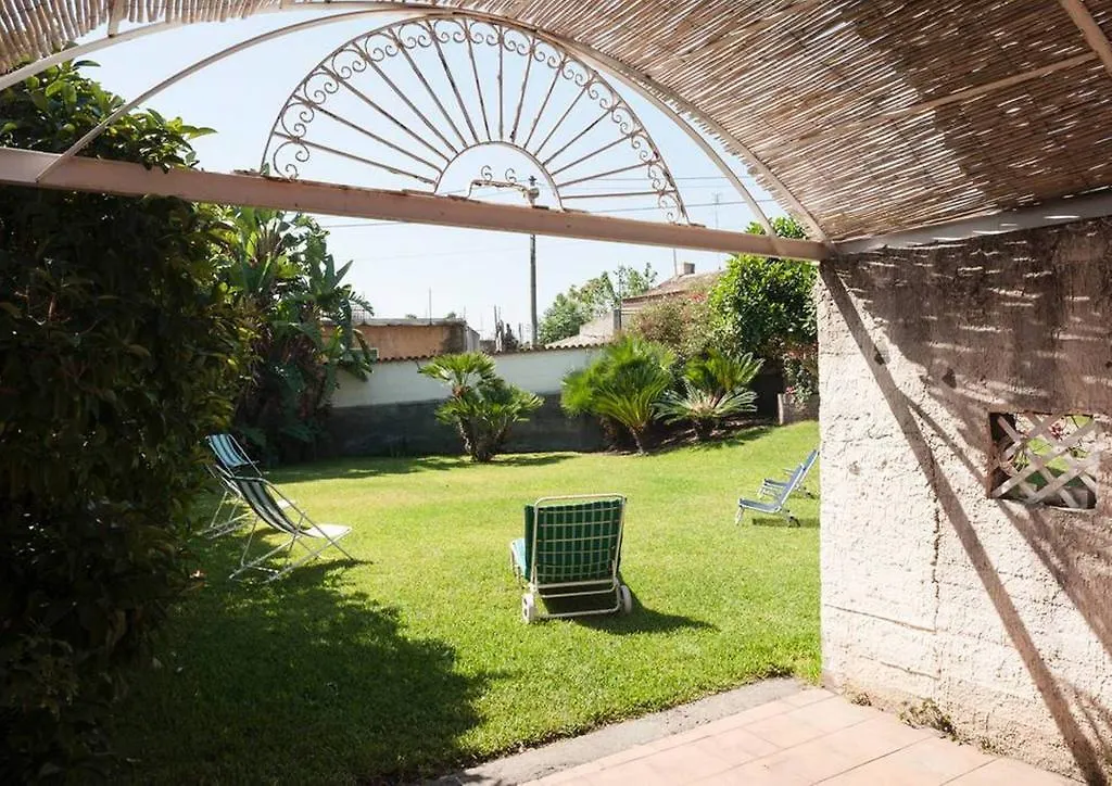 Bed & Breakfast B&B La Casa Del Ficus Stazzo