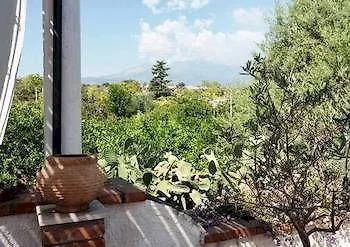 B&B La Casa Del Ficus Stazzo Bed & Breakfast