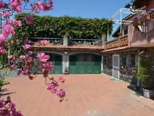 Bed & Breakfast B&B La Casa Del Ficus Stazzo